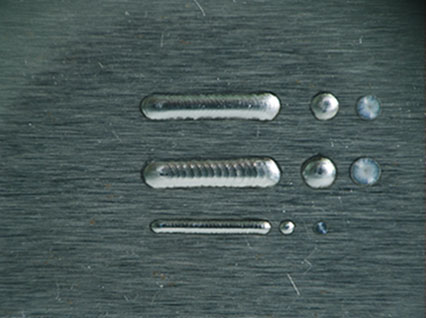 <a href='http://peoplering.cn/product/3.htm' class='text_a'>模具激光焊機(jī)</a>修復(fù)鏡面模具效果
